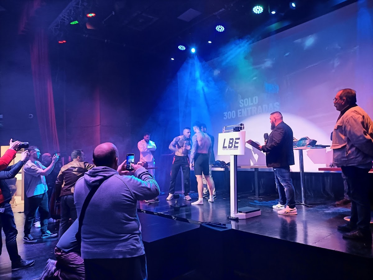 Admiral Lodge photo 2