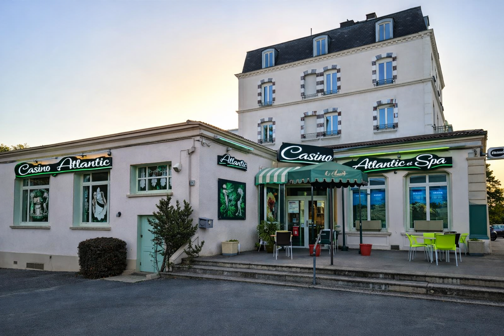 CASINO LE VEGAS, SAINT-HONORÉ-LES-BAINS - Casino in Saint‑Honoré‑les‑Bains, France
