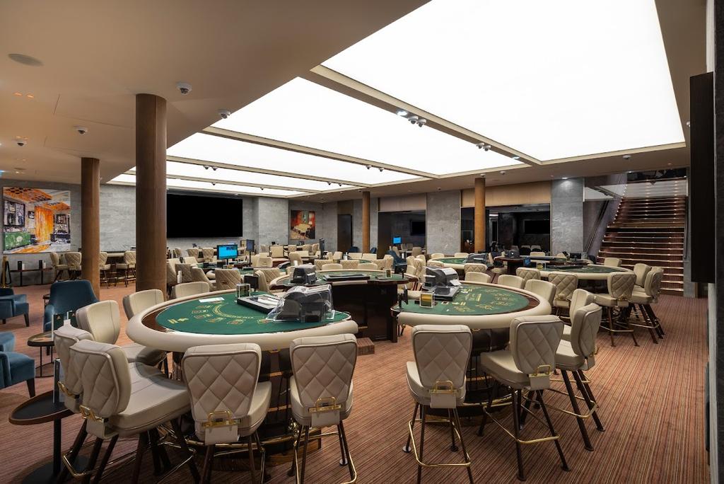 Club Pierre Charron - Casino in Paris, France