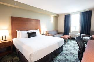 Deerfoot Inn & Casino – Poker photo 6