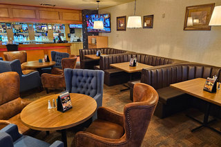 Deerfoot Inn & Casino – Poker photo 7